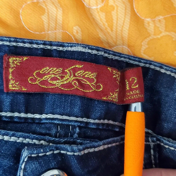 One 5 One Woman's Bootcut Jeans Size 12 Blue Sparkle Embellished Back Pockets - Picture 7 of 16